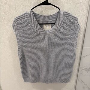 Abercrombie & Fitch Light Gray Sleeveless Sweater